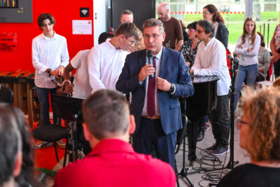 Agrandir l'image 4 sur 40, fenêtre modale