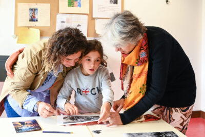 participants qui jouent à l'escape game - Agrandir l'image 29 sur 40, fenêtre modale