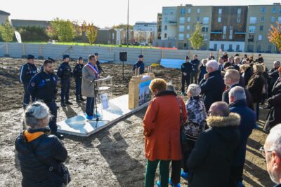 Agrandir l'image 2 sur 16, fenêtre modale