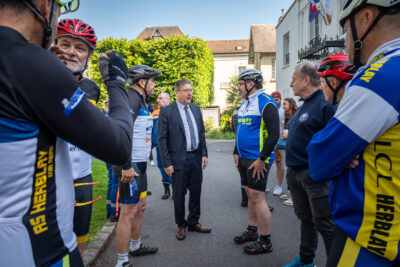 Agrandir l'image 2 sur 140, fenêtre modale