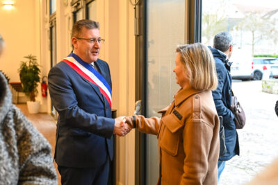 Agrandir l'image 3 sur 48, fenêtre modale