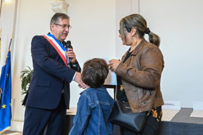 Agrandir l'image 3 sur 44, fenêtre modale