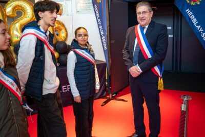 Agrandir l'image 12 sur 58, fenêtre modale