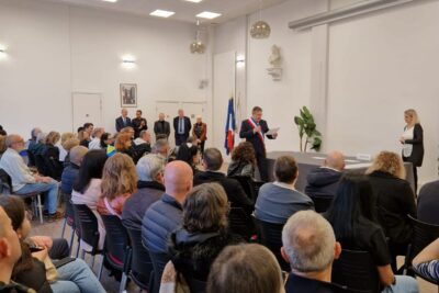 Agrandir l'image 10 sur 30, fenêtre modale